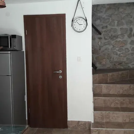 Apartmani Krapanj 펜션 *
