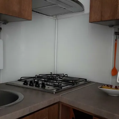 Apartmani Krapanj 펜션 *