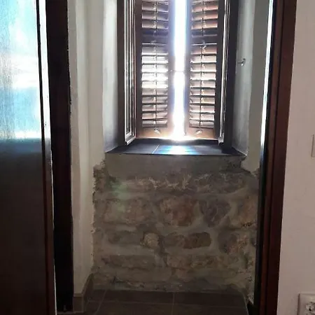 Apartmani Krapanj 펜션 *