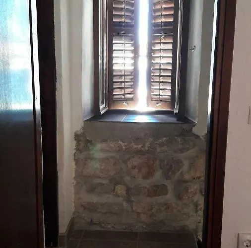 Apartmani Krapanj بيت للعطل *